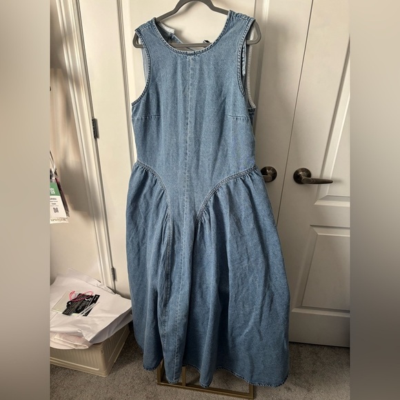 H&M | Viral Sold Out Denim Open-Back Dress | Size XL - Picture 4 of 7